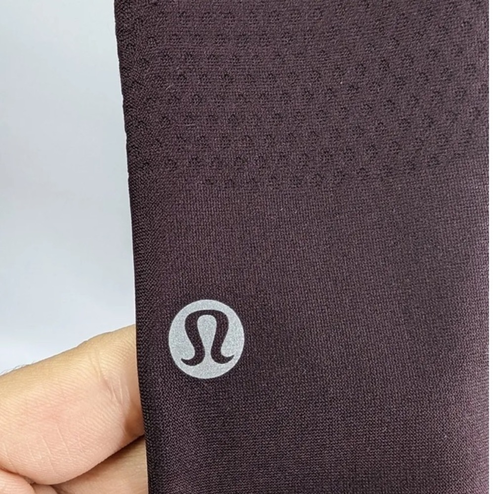 Lululemon In Focus Run Tight- Burgandy Wine - Picture 4 of 8